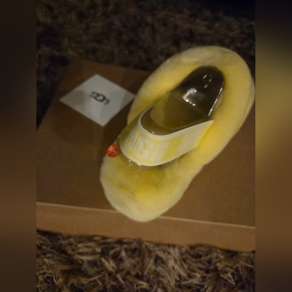 UGG Fluff Yeah Slide Neon - Picture 2 of 5